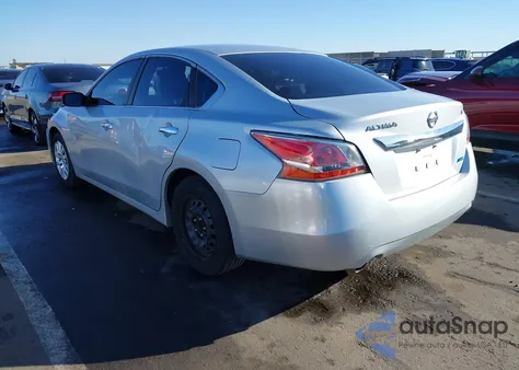 2014 Nissan Altima 2.5/2.5 S/2.5 Sl/2.5 Sv z USA, uszkodzony, nr VIN 1N4AL3AP1EC424923